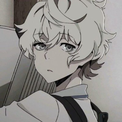扫墓被父母墓碑砸伤